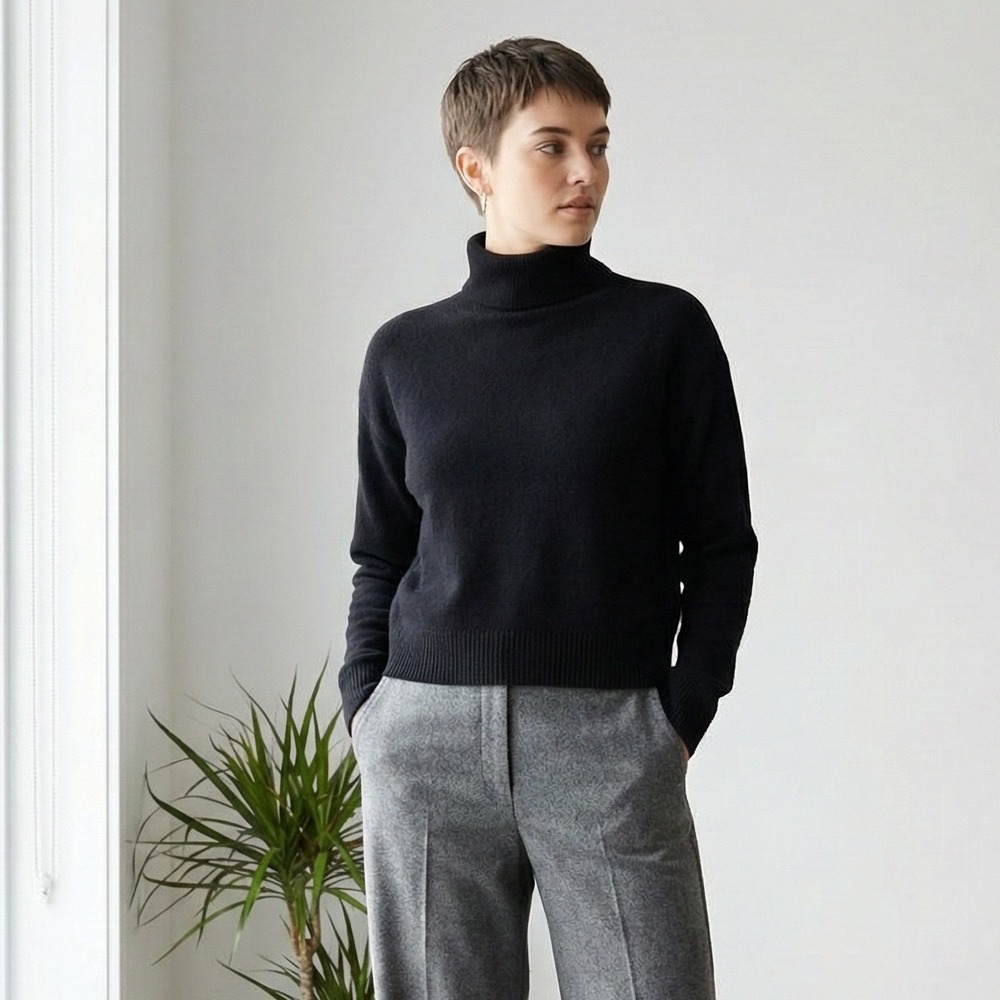 Icone par‎ Simons Sweater Womens Small Black 100% Wool Turtleneck Boxy Knit Prep